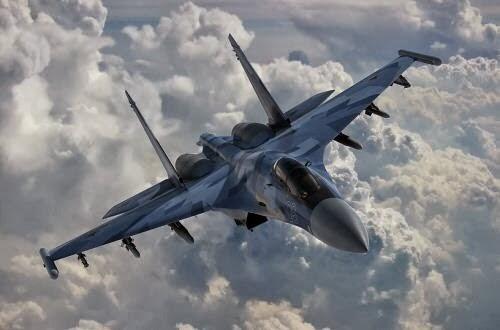 CINA MEMUTUSKAN BELI SU 35 (KARNA BISA NEMBAK KEBELAKANG)