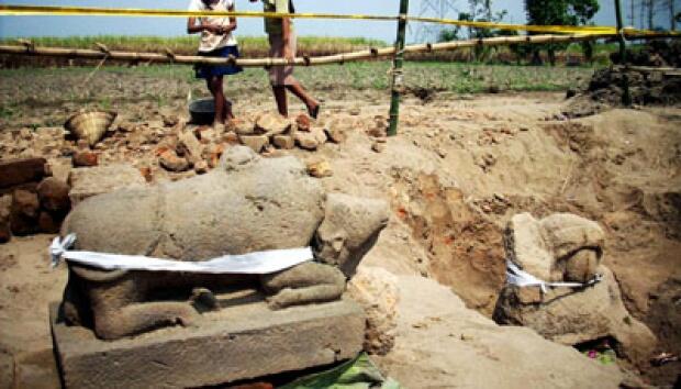 PENEMUAN CANDI BARU DI LUMAJANG