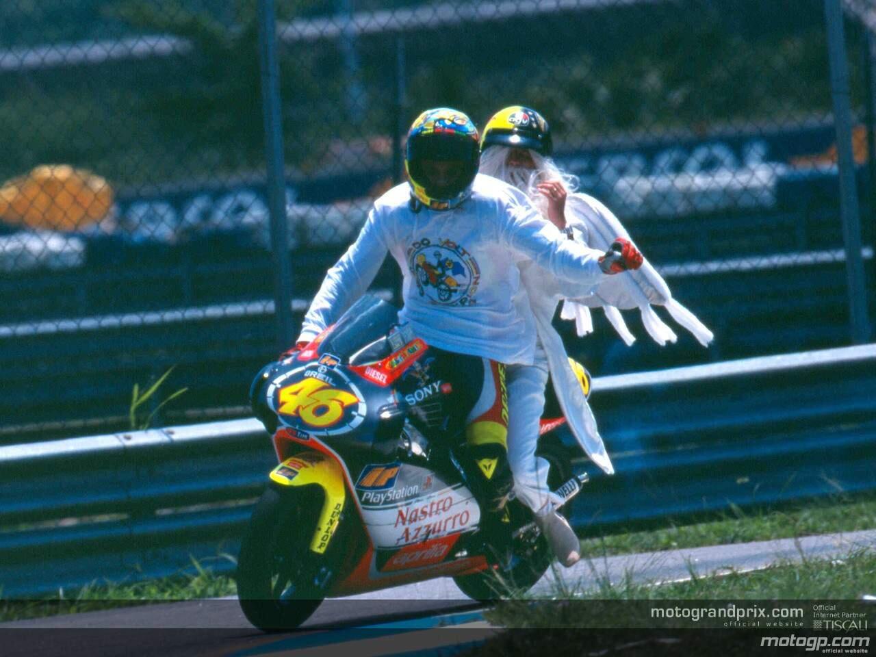 Valentino Rossi Dari Masa ke Masa ! + Pic