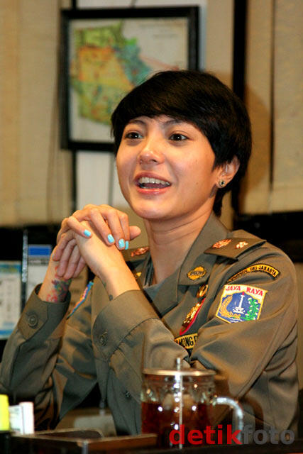 &#91;pic&#93;Satpol PP Cantik di Surabaya, Siapa Mau Dirazia?