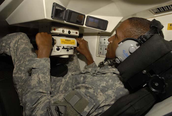 &#91;Pics&#93; Kompartemen Pengemudi di kendaraan Tank