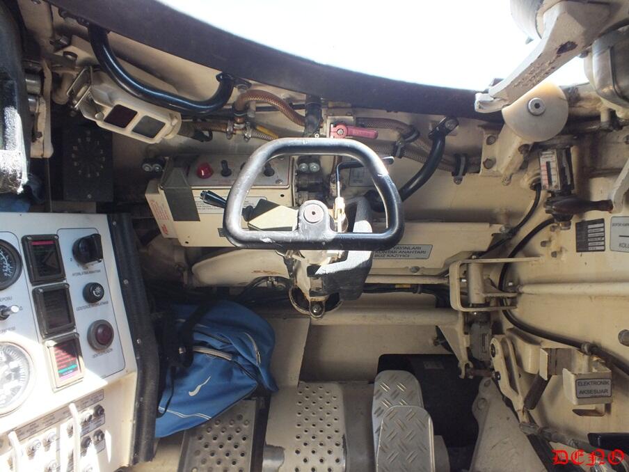 &#91;Pics&#93; Kompartemen Pengemudi di kendaraan Tank