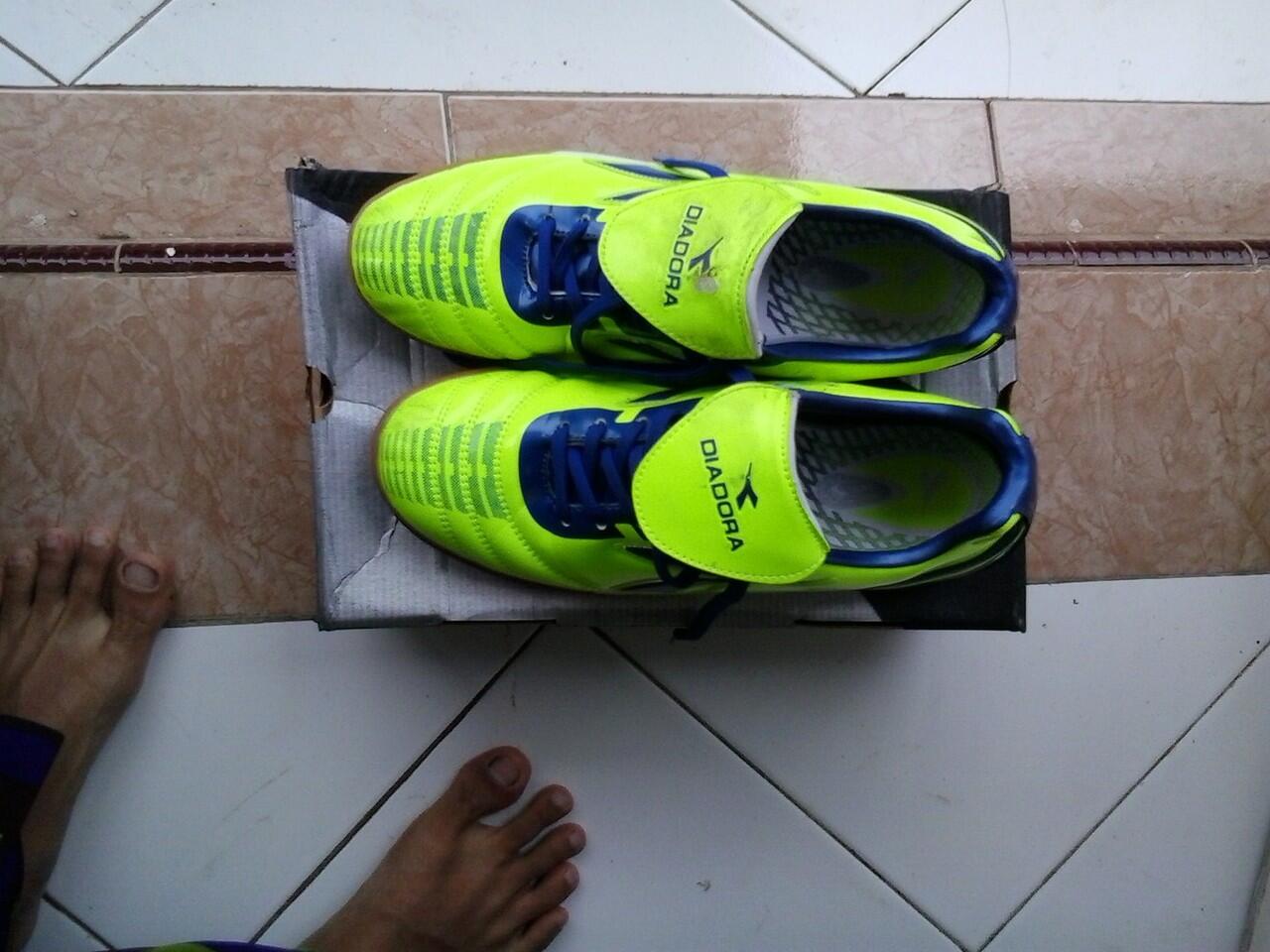 sepatu futsal diadora dorian id