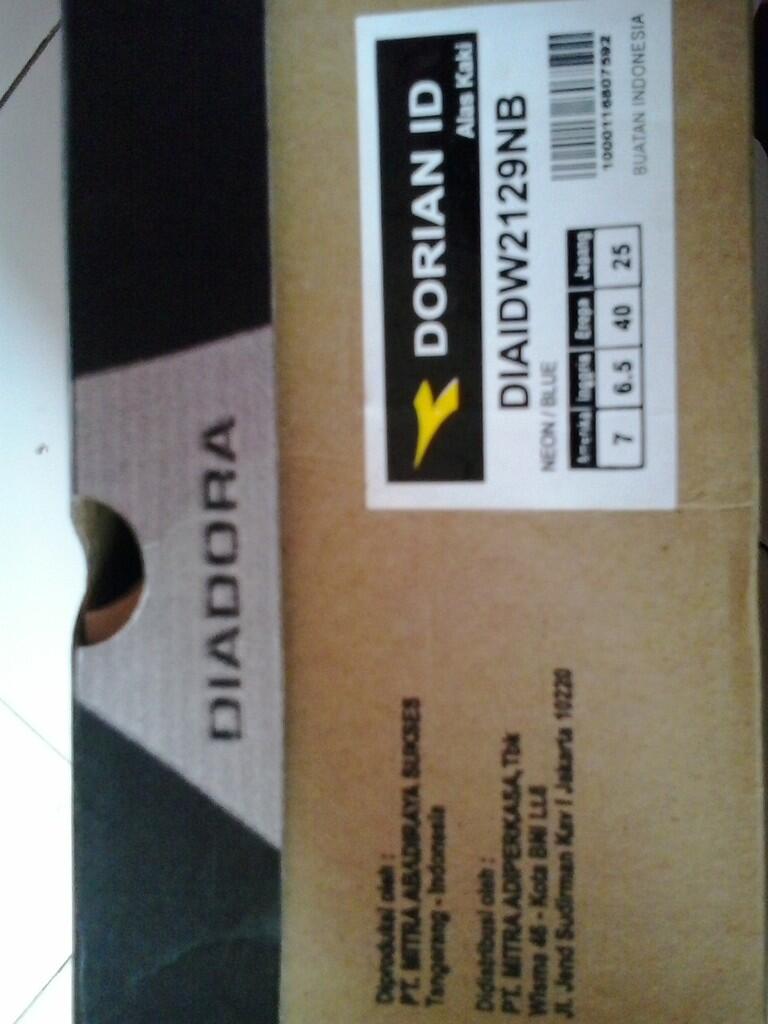 sepatu futsal diadora dorian id