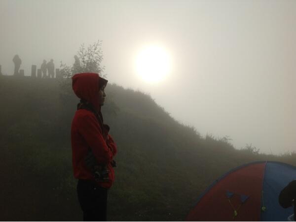 Indahnya Sunrise Di Desa Tertinggi di Pulau Jawa