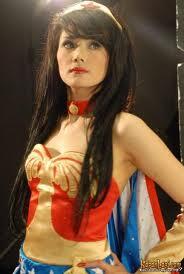 FEMALE COMIC HEROES DAN KEMBARANNYA