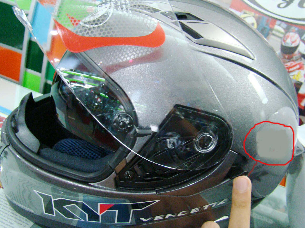 Agan masih berpikir Helm Standard aman? Think again!