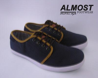 Sepatu Ajaib Bisa Terbang Hingga 30cm