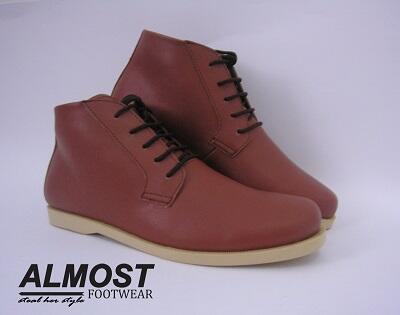 Sepatu Ajaib Bisa Terbang Hingga 30cm