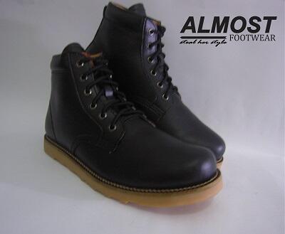 Sepatu Ajaib Bisa Terbang Hingga 30cm