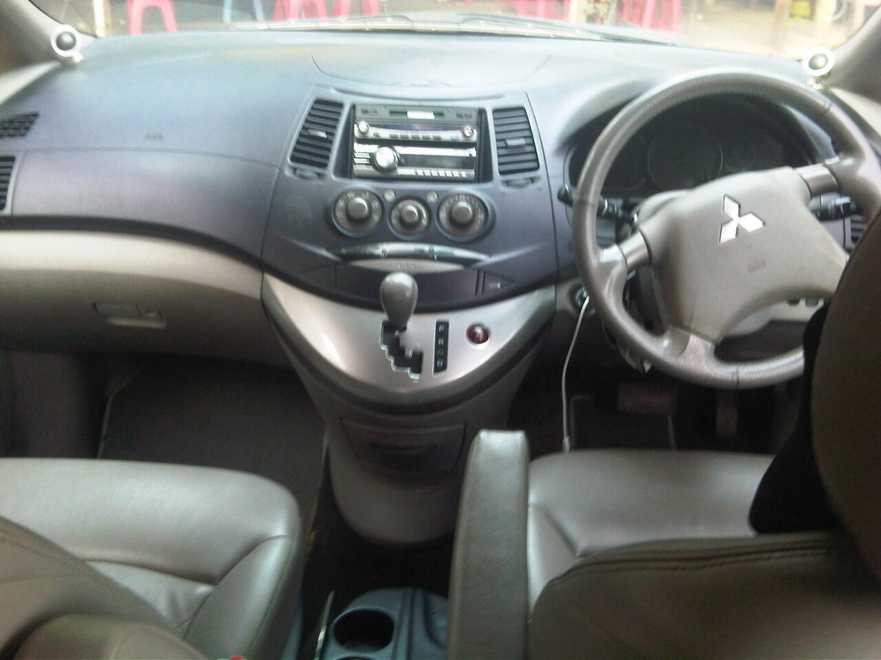 Mitsubishi Grandis GLS MIVEC 2400 pemakaian 2006