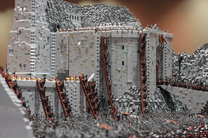 amazing! adegan pertempuran Helms Deep di Lord of The Rings dibuat dengan 150k Lego.