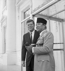 Ketika Amerika Serikat ‘Terpaksa’ Tunduk dan Bersujud Kepada Soekarno (+pict)