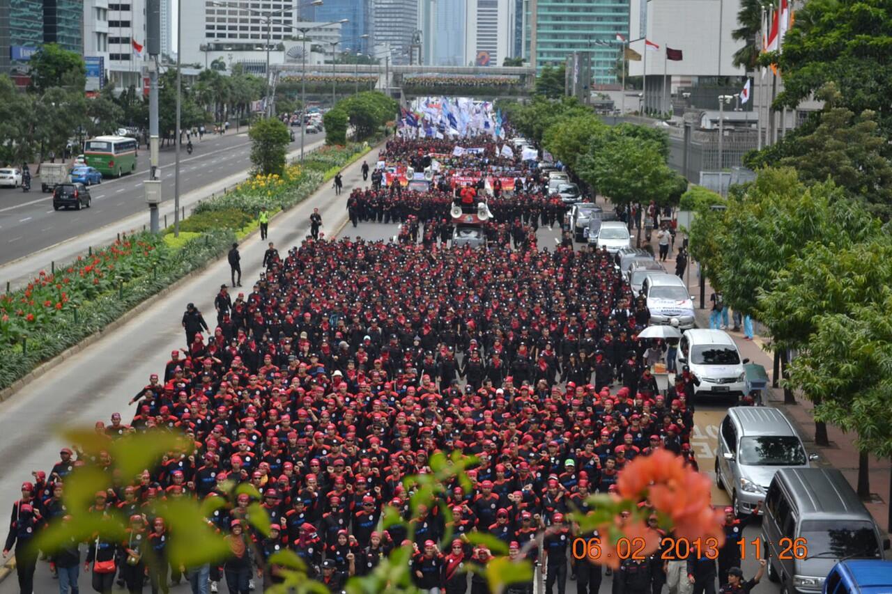 INI WAJAH ORANG YANG AKAN MENYEBABKAN RIBUAN BURUH NGANGGUR