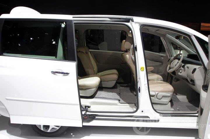 Dijual Mazda Biante Skyactive Warna Putih Ready Stock Terbatas