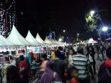 JAKARTA NIGHT MARKET SEMAKIN RAMAI, PKL UNTUNG BESAR..