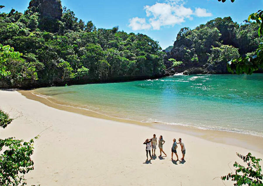 Pulau-Pulau di Indonesia yang jarang terjamah manusia (+PICT)