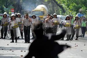 TINDAKAN BURUH YANG SUDAH KELEWAT BATAS GAN..