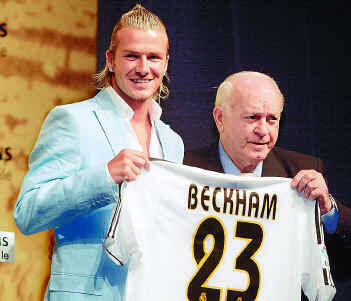 WTS REAL MADRID 2003/2004 SIZE M BECKHAM ORIGINAL Rp 300000