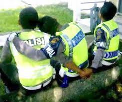 Foto Unik Terbaru – Foto-Foto Alay dari Anggota Para Polisi 