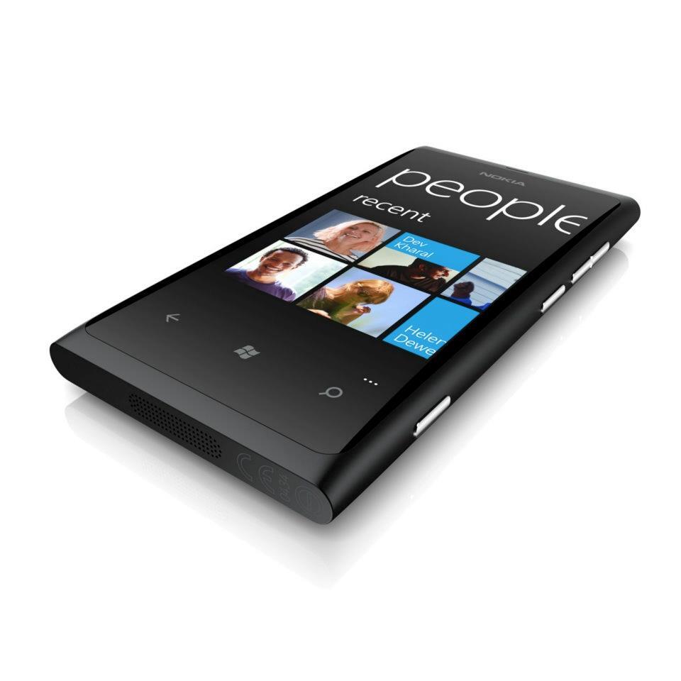 &#91;WOW!!! KEREN&#93; Tenggelam 3,5 Bulan, Nokia Lumia 800 Masih Hidup