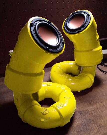 Speaker dengan desain cool gaan..