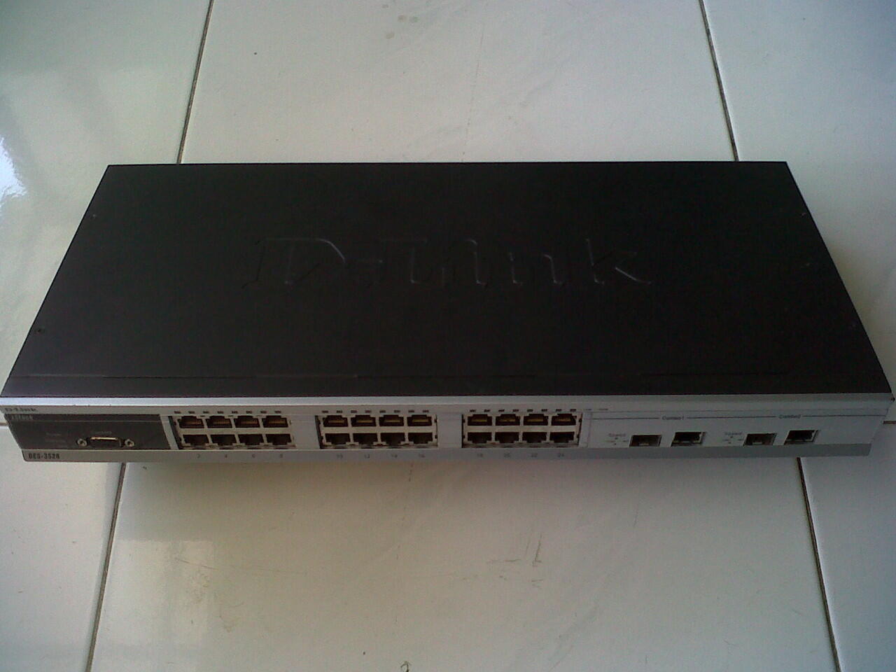 D-Link DES-3526 Switch 24 Port 10/100Base-Tx + 2 combo 1000Base-T / SFP uplinks