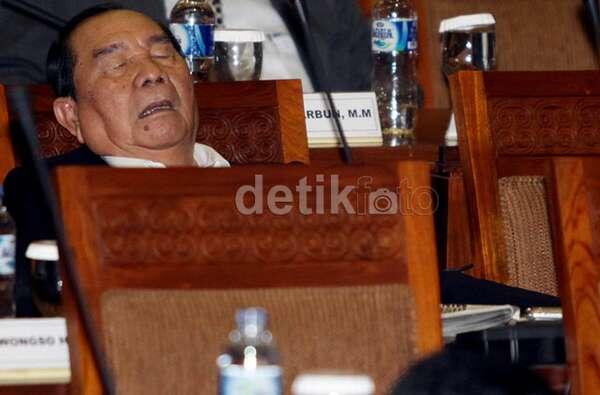 Foto - Foto Pejabat Negeri Kita Saat Bobo