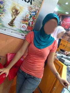 Jilbab, Antara Tren dan Kewajiban