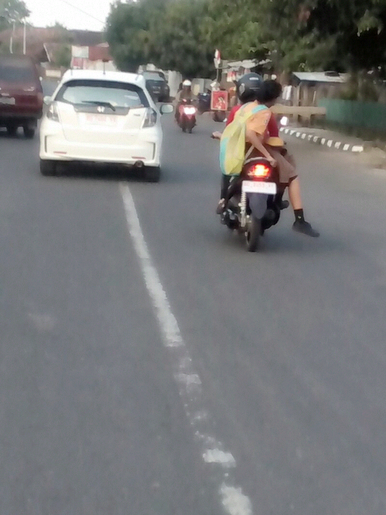 SEKARANG JAMAN NYA YANG GA MAINSTREAM !!!!