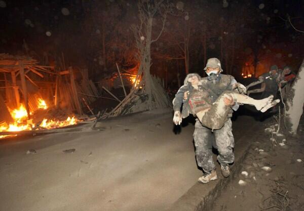 Foto-Foto Letusan Gunung Merapi 2010 yang Bikin Merinding Gan :takut