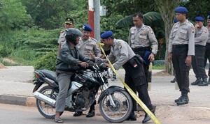 Simpang Kabil Diblokir Polisi, Pengguna Jalan Kebingungan