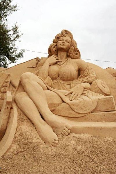 WOW Karya seni ini dari pasir pantai