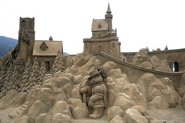 WOW Karya seni ini dari pasir pantai