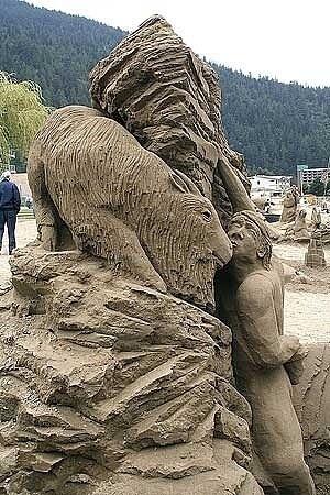 WOW Karya seni ini dari pasir pantai