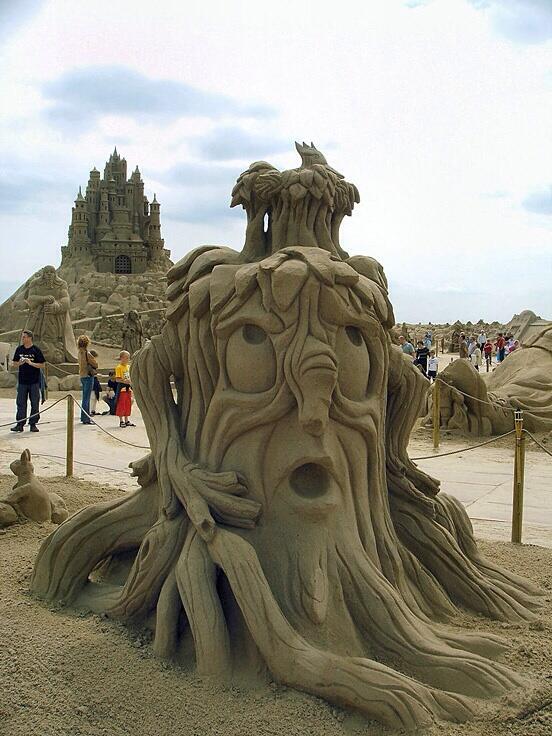WOW Karya seni ini dari pasir pantai