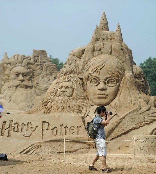 WOW Karya seni ini dari pasir pantai