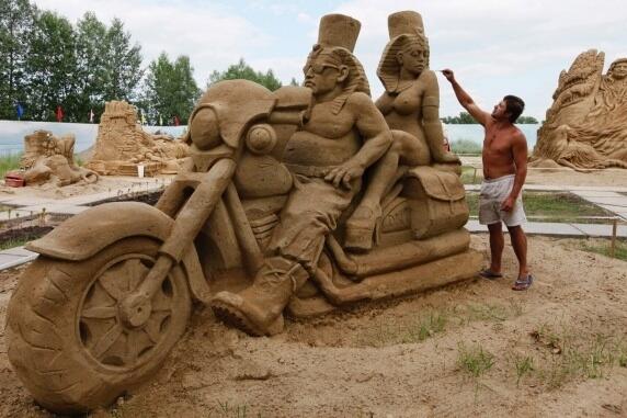 WOW Karya seni ini dari pasir pantai