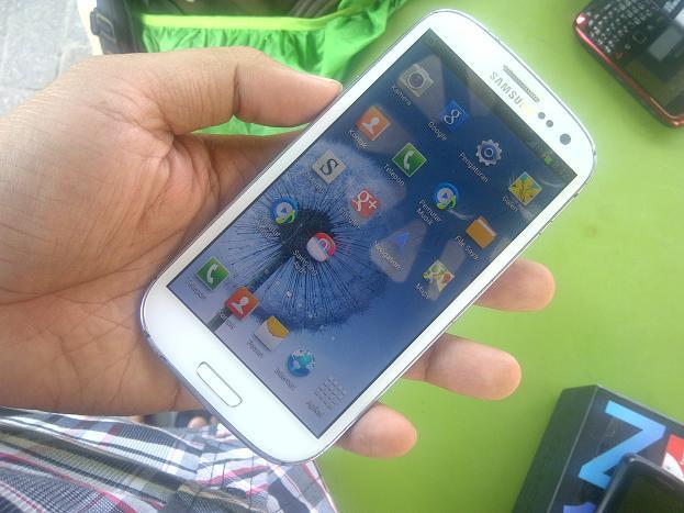 samsung galaxy s3 us version at&t 4G lte ram 2GB 2.8 juta