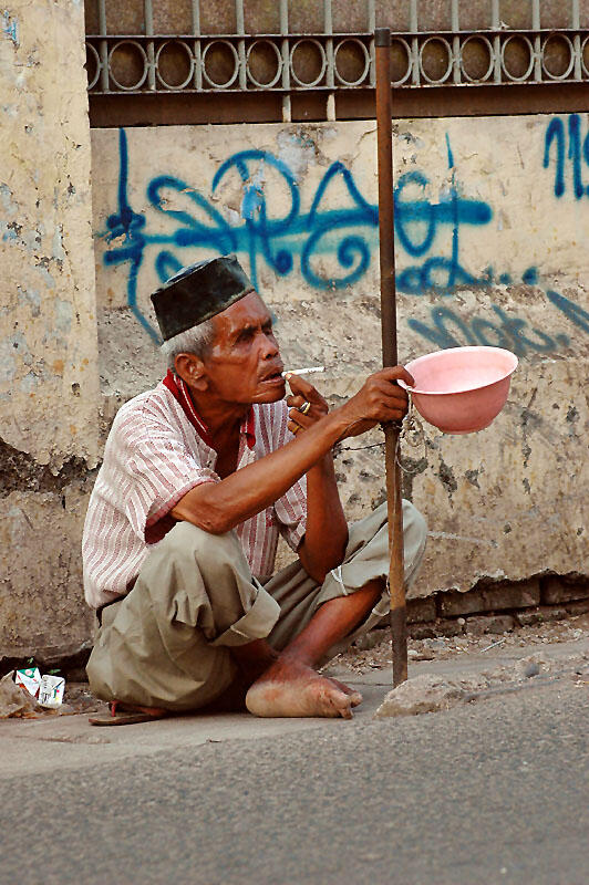 Saya lebih baik MATI daripada harus NGEMIS ~