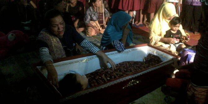 Air keras memakan korban anak SD HINGA TEWAS