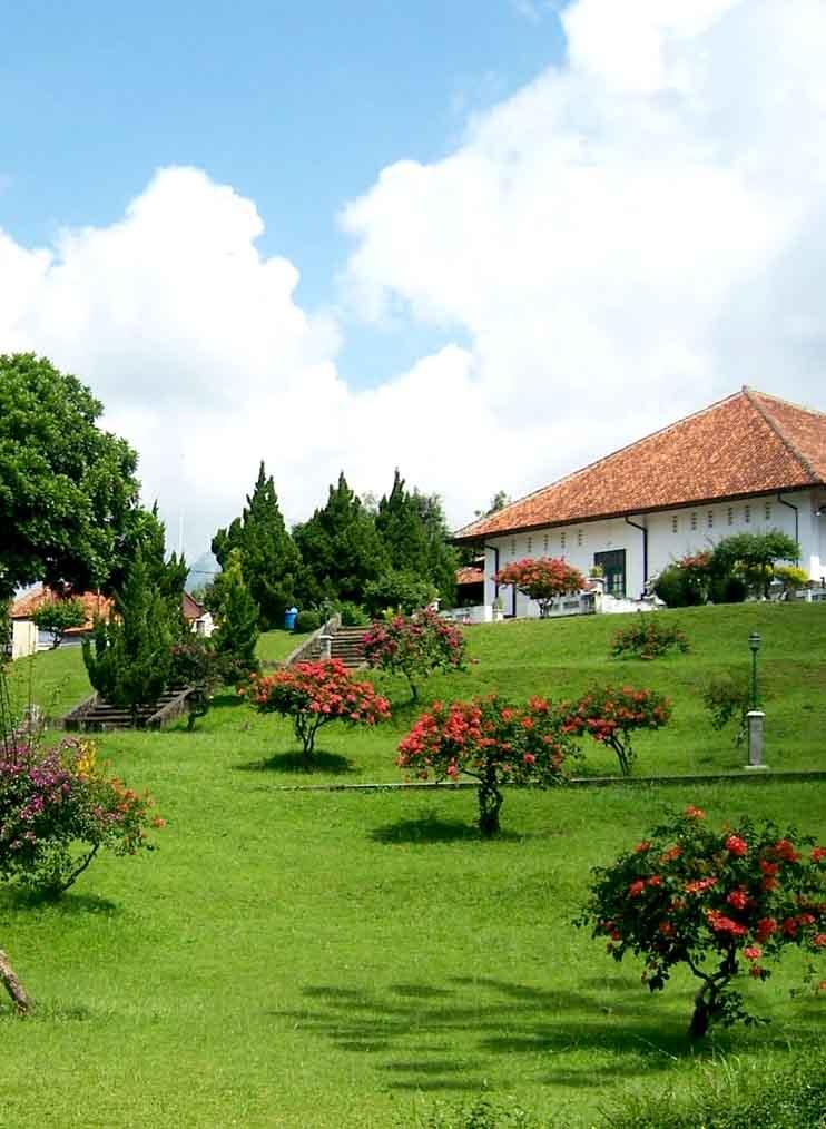 -Tempat Wisata Yang Wajib Di Kunjungi Di Kota Kuningan jawa Barat -