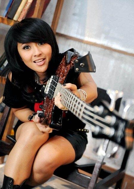  Bassist paling cantik di Indonesia...