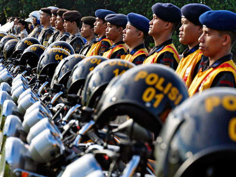 Masuk dong yang lagi benci sama Polisi akhir - akhir ini . . .