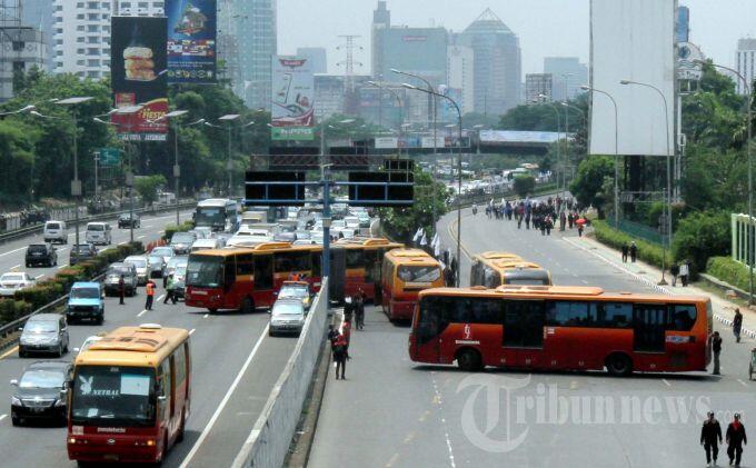 JK Usul Sistem Contra Flow (Melawan Arus) di Jalur Transjakarta