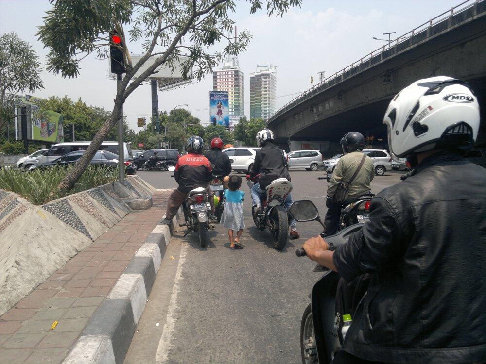 POTRET PENGEMIS IBUKOTA 1: SEJAHAT2NYA IBUKOTA MASIH LEBIH JAHAT IBU KANDUNG PENGEMIS