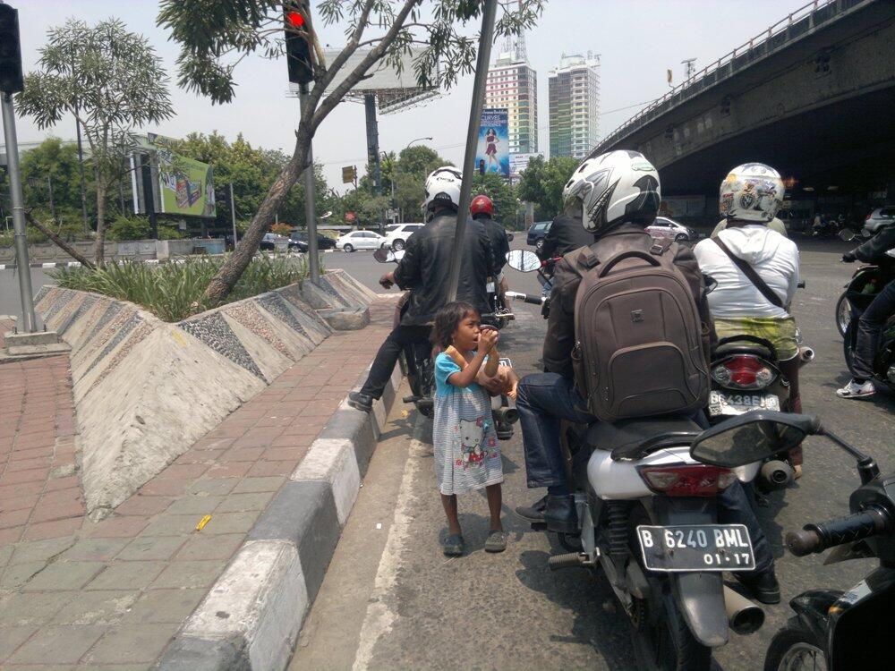 POTRET PENGEMIS IBUKOTA 1: SEJAHAT2NYA IBUKOTA MASIH LEBIH JAHAT IBU KANDUNG PENGEMIS