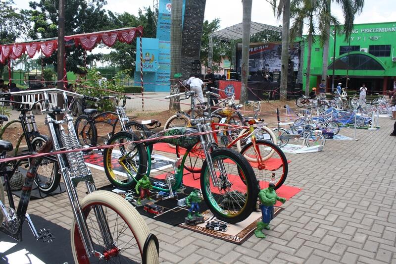 Mengenal lebih jauh si Sepeda Nyentrik Lowrider Bicycle