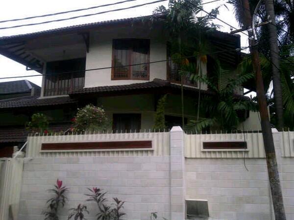 For SALE! Rumah Kemang Utara 100m dari McD Kemang Raya! Harga Down to Earth!!
