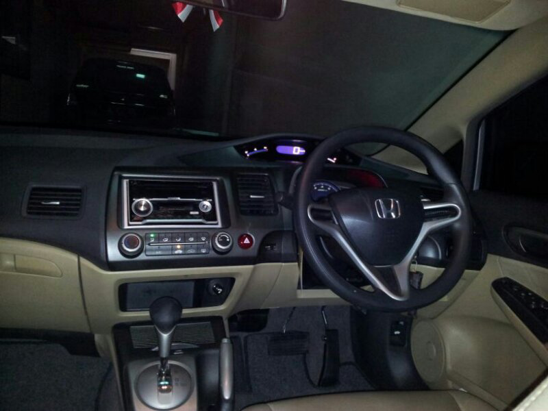 Dijual Honda Civic Tahun 2006 1800cc Matic Full Ori Pemakaian Cewek